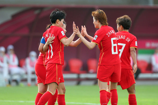 3天踢2次！CCTV5播国足VS越南，央视不直播中国女足PK越南女足