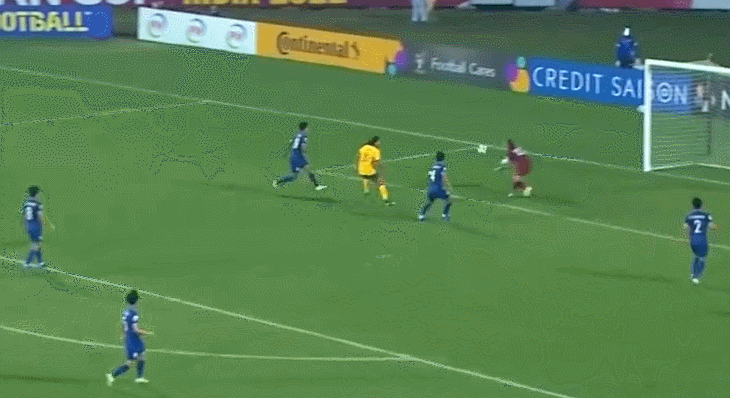 2-1！亚洲杯亚军险胜晋级，第93分钟丢球不冤枉，8强战死磕<a href=