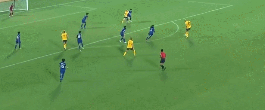 2-1！亚洲杯亚军险胜晋级，第93分钟丢球不冤枉，8强战死磕<a href=