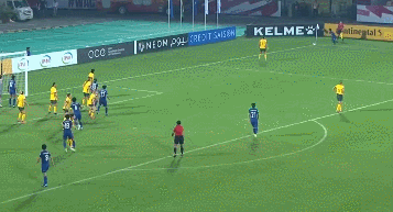 2-1！亚洲杯亚军险胜晋级，第93分钟丢球不冤枉，8强战死磕<a href=