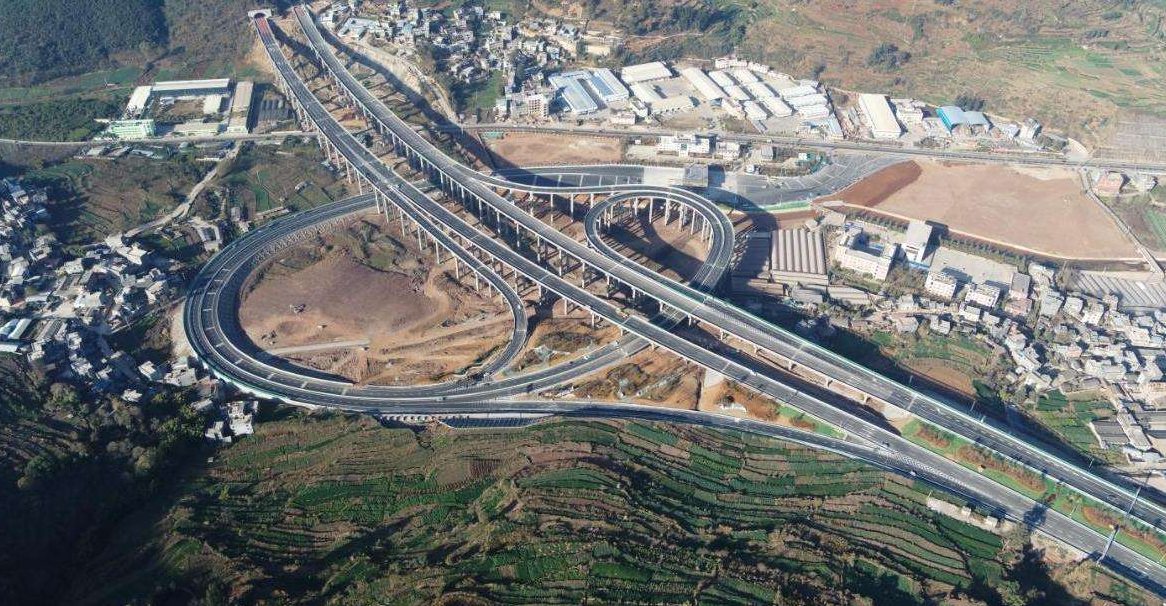 越南又不服气了?中国斥资几千亿,云南高速公路直接破1万公里