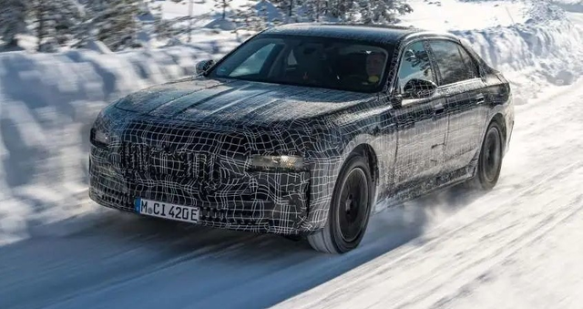 比比谁跑得快?2022年这六款“性能神车”都很拼,你喜欢哪一个?休闲区蓝鸢梦想 - Www.slyday.coM 比比谁跑得快?2022年这六款“性能神车”都很拼,你喜欢哪一个?休闲区蓝鸢梦想 - Www.slyday.coM