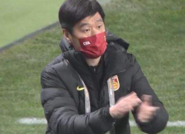 李霄鹏拼了！媒体爆料：国足抵达越南后没有休息第一时间开始训练