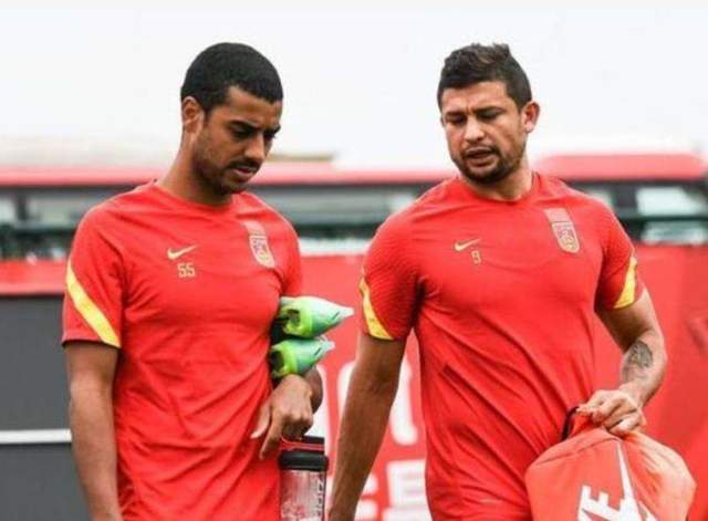 热议!归化球员再次被“封神”,0归化中国队连越南都赢不了