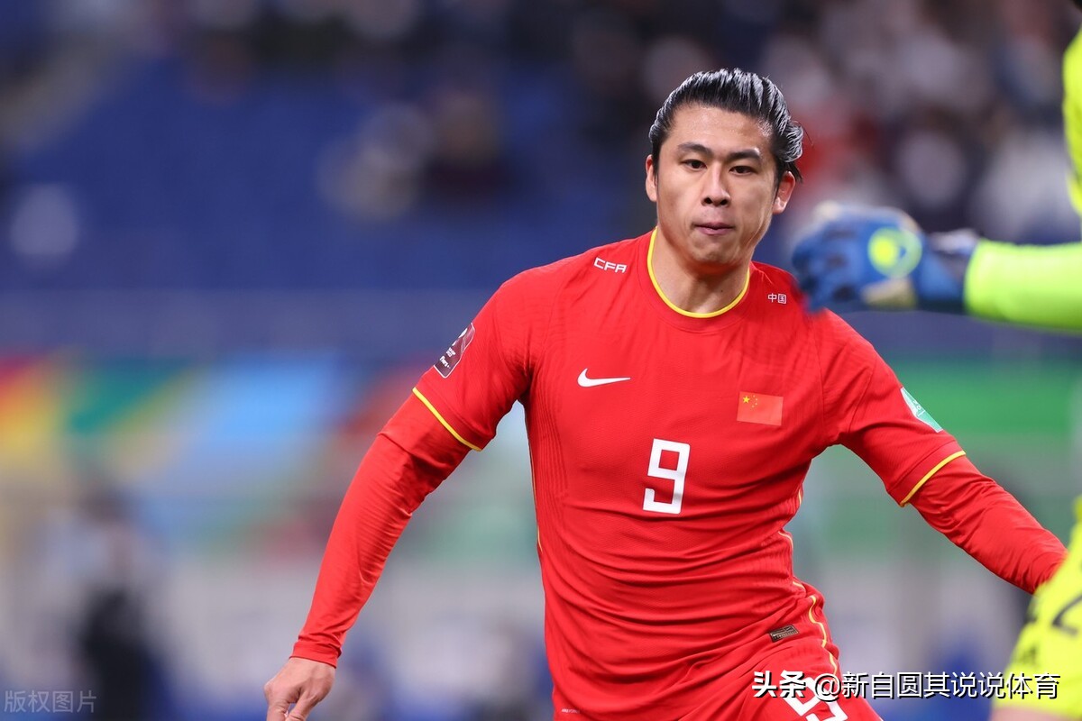世预赛中国队打完越南队后，球队注定要年轻化，后卫和中场先开始