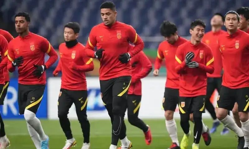 李霄鹏变阵!国足6:0宰杀越南不成问题