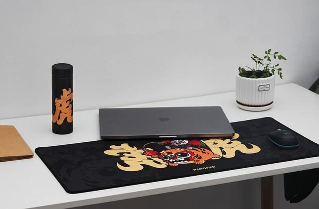 魅族PANDAER「虤虤」虎年鼠标垫 本命年的专用办公设备休闲区蓝鸢梦想 - Www.slyday.coM 魅族PANDAER「虤虤」虎年鼠标垫 本命年的专用办公设备休闲区蓝鸢梦想 - Www.slyday.coM
