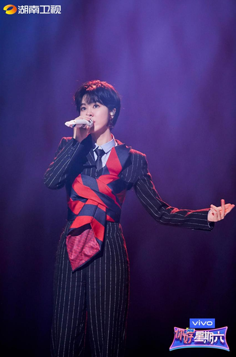 秦霄贤“抱蔡明”,《你好,星期六》百变春晚带你回忆经典休闲区蓝鸢梦想 - Www.slyday.coM 秦霄贤“抱蔡明”,《你好,星期六》百变春晚带你回忆经典休闲区蓝鸢梦想 - Www.slyday.coM