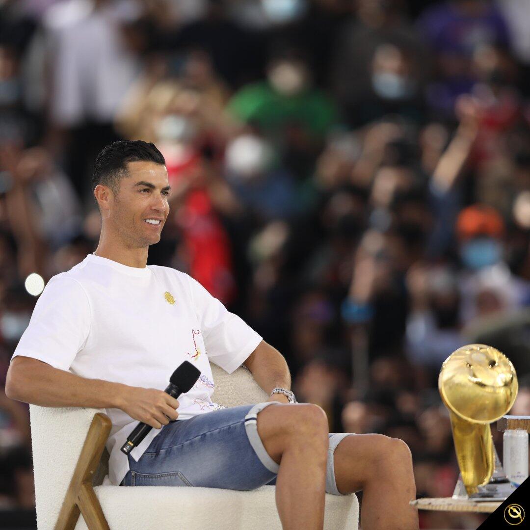 C罗:技术是优势但别沉迷于它,我现在都没给迷你罗买手机休闲区蓝鸢梦想 - Www.slyday.coM C罗:技术是优势但别沉迷于它,我现在都没给迷你罗买手机休闲区蓝鸢梦想 - Www.slyday.coM