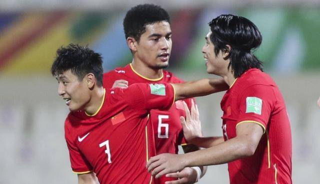 世预赛12强赛:故伎重施,越南杀气凝重,隔岸观火,国足步步惊心