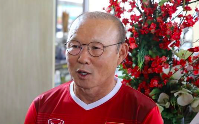 越南队丧失底线!可多处偷拍窃取国足训练机密,赢李霄鹏不择手段