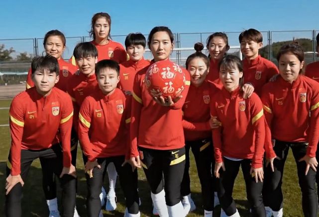 1-0变0-1！王霜破门被吹，6分钟后中国女足丢球，越南队狂欢庆祝