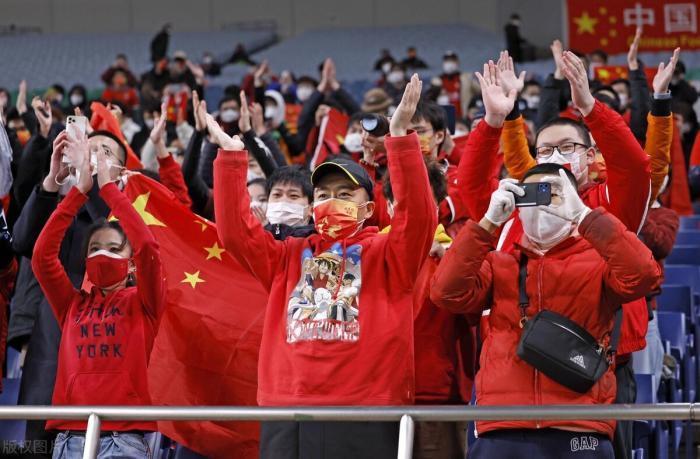 女足先打样,男足迎荣誉战,赢越南是最后底线,球迷:输就别回了