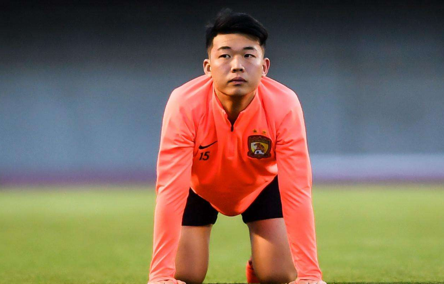 李霄鹏犯用人失误!2大悍将若能上场,踢日本和越南能拿6分