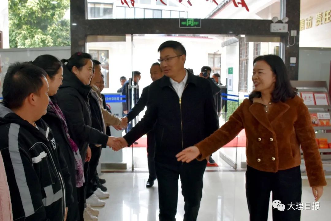 杨瑜带队走访慰问春节期间在岗职工