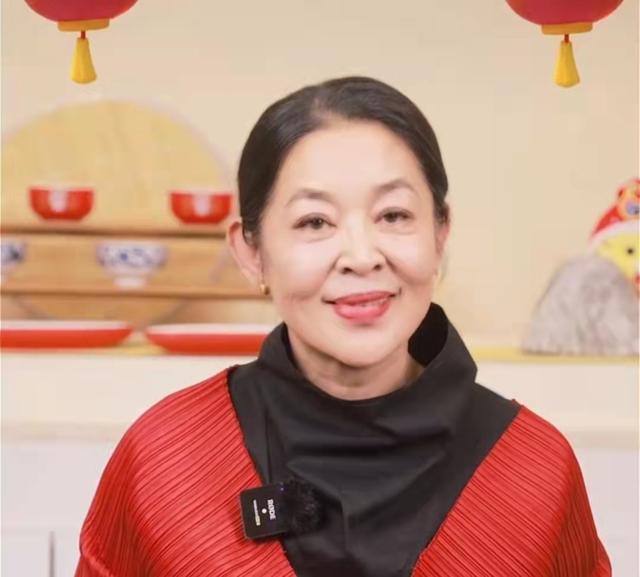 63岁倪萍谈主持春晚,难忘第一次登台,自嘲不再年轻叹岁月不饶人休闲区蓝鸢梦想 - Www.slyday.coM 63岁倪萍谈主持春晚,难忘第一次登台,自嘲不再年轻叹岁月不饶人休闲区蓝鸢梦想 - Www.slyday.coM