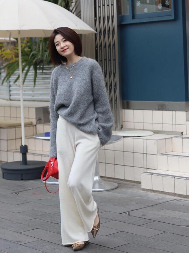 这些才是“毛衣”的高级穿法,舒适又温柔,让你轻松美出新高度休闲区蓝鸢梦想 - Www.slyday.coM 这些才是“毛衣”的高级穿法,舒适又温柔,让你轻松美出新高度休闲区蓝鸢梦想 - Www.slyday.coM