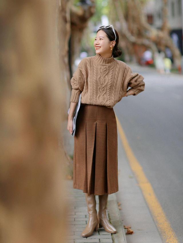 这些才是“毛衣”的高级穿法,舒适又温柔,让你轻松美出新高度休闲区蓝鸢梦想 - Www.slyday.coM 这些才是“毛衣”的高级穿法,舒适又温柔,让你轻松美出新高度休闲区蓝鸢梦想 - Www.slyday.coM