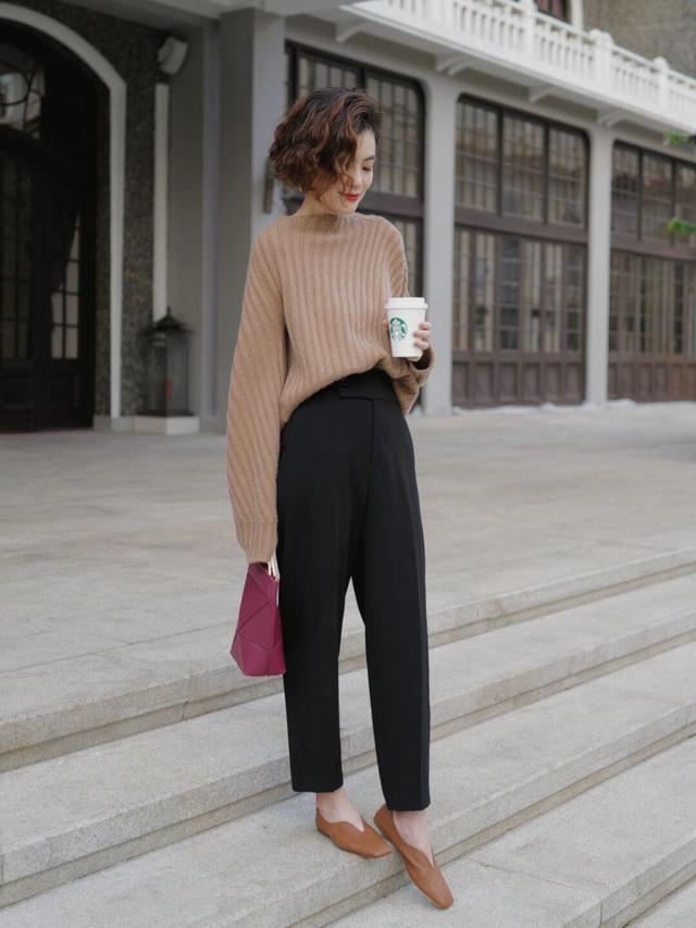 这些才是“毛衣”的高级穿法,舒适又温柔,让你轻松美出新高度休闲区蓝鸢梦想 - Www.slyday.coM 这些才是“毛衣”的高级穿法,舒适又温柔,让你轻松美出新高度休闲区蓝鸢梦想 - Www.slyday.coM