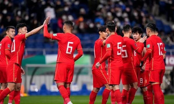 女足晋级世界杯，越南一举动打了陈戌源，球迷揪出3人理应羞愧