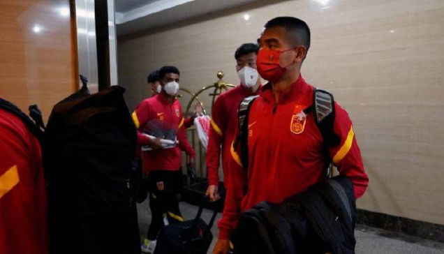 国足VS越南首发浮现:国安铁腰取代徐新 阿兰联袂武磊,野牛替补