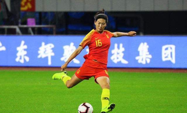 女足3比1战胜越南，一人表现却仍遭质疑，只因她失误导致丢球