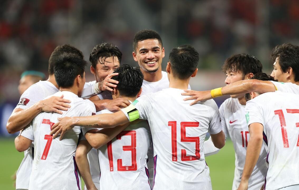 12强赛：国足狂胜越南升第四，<a href=