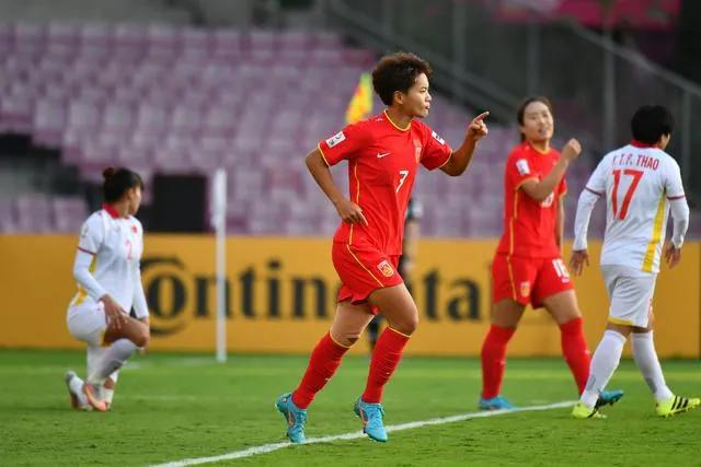 3消息！女足3-1逆转越南，日媒指出国足缺陷，中超或再迎大牌球员