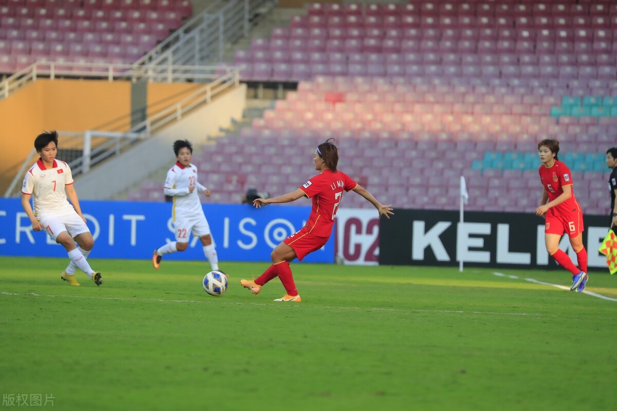 亚洲杯-王霜1射2传,中国女足3-1越南获世界杯入场券,半决赛抗日