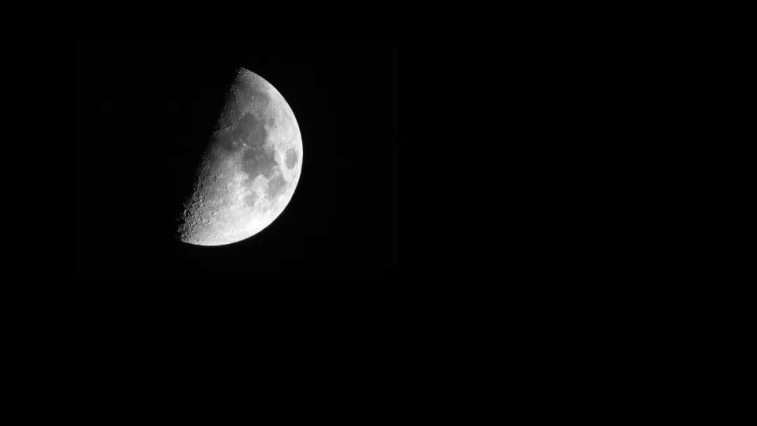 农历三十的月亮图片 7afa-8edaa2f7b202971cde0019b66d31ee93.jpg