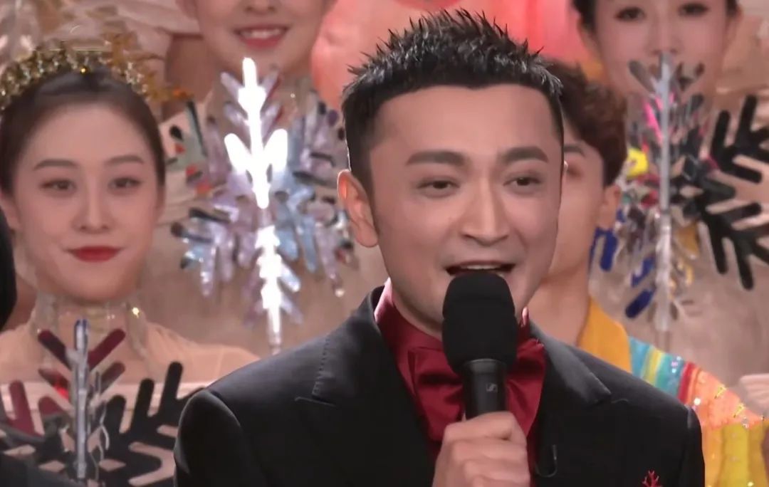 为了零点报时 任鲁豫偷看6次计时器