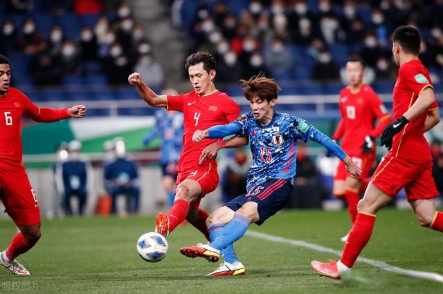 李霄鹏变阵433强攻越南，国足欲硬抢3分，首发11人浮出水面