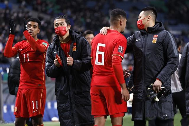 李霄鹏变阵433强攻越南，国足欲硬抢3分，首发11人浮出水面