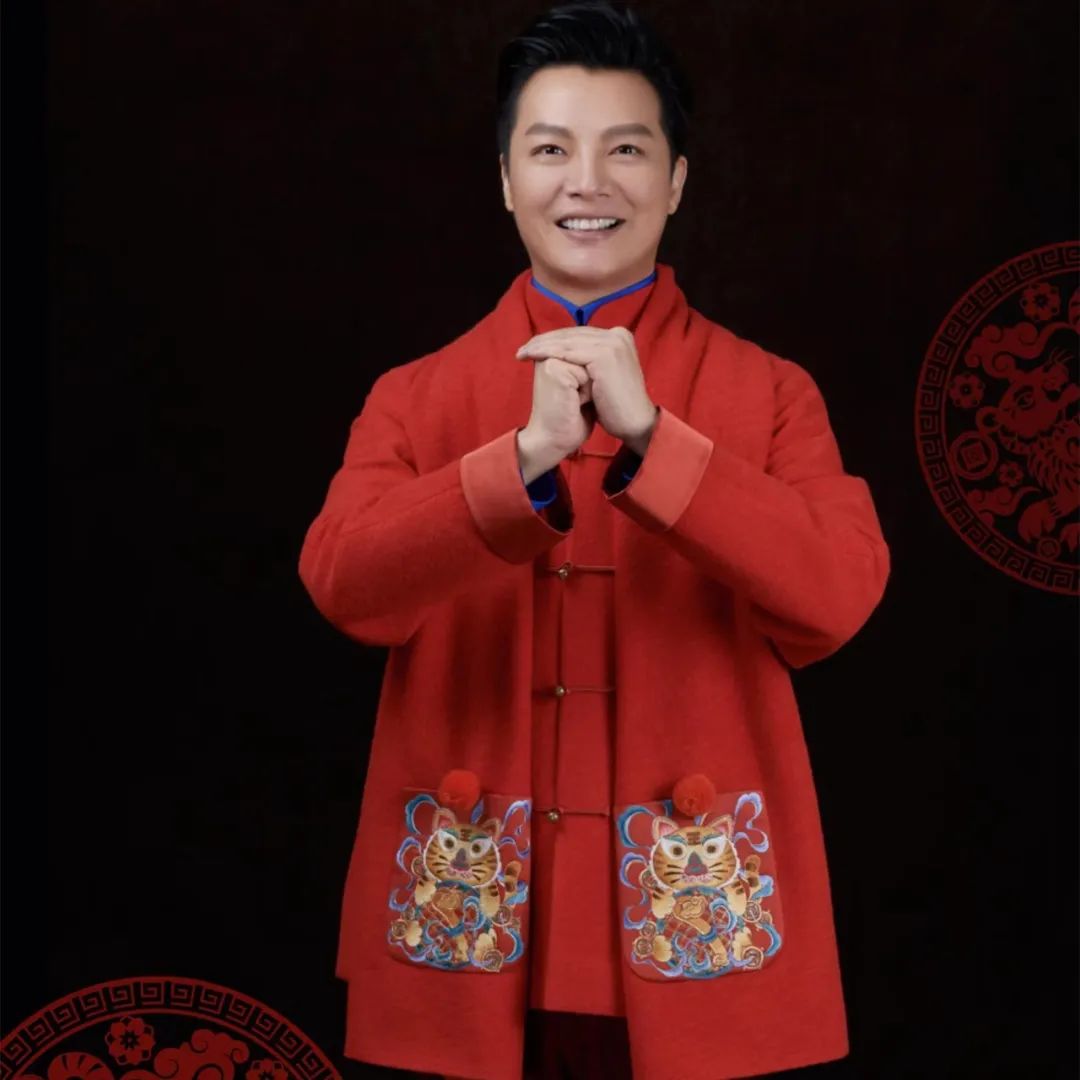 为了零点报时 任鲁豫偷看6次计时器