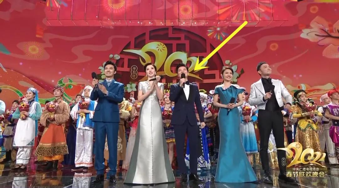 为了零点报时 任鲁豫偷看6次计时器