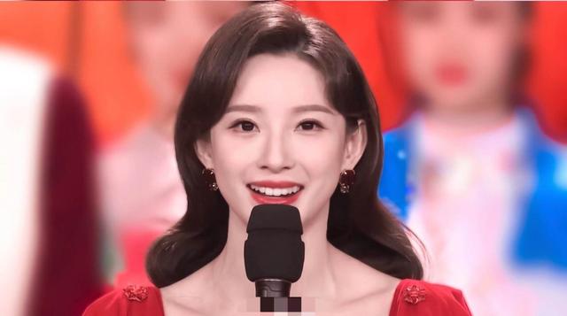 虎年春晚的惊艳新面孔:马凡舒撞脸奶茶妹妹,只此青绿领舞太亮眼休闲区蓝鸢梦想 - Www.slyday.coM 虎年春晚的惊艳新面孔:马凡舒撞脸奶茶妹妹,只此青绿领舞太亮眼休闲区蓝鸢梦想 - Www.slyday.coM