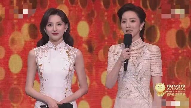 虎年春晚的惊艳新面孔:马凡舒撞脸奶茶妹妹,只此青绿领舞太亮眼休闲区蓝鸢梦想 - Www.slyday.coM 虎年春晚的惊艳新面孔:马凡舒撞脸奶茶妹妹,只此青绿领舞太亮眼休闲区蓝鸢梦想 - Www.slyday.coM