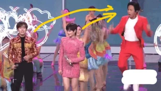 第一次上央视春晚的明星:邓超活跃,赵丽颖拘谨,马凡舒气质超群休闲区蓝鸢梦想 - Www.slyday.coM 第一次上央视春晚的明星:邓超活跃,赵丽颖拘谨,马凡舒气质超群休闲区蓝鸢梦想 - Www.slyday.coM