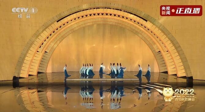 这支舞把千里江山图演活了,春晚舞蹈《只此青绿》编导周莉亚来自四川休闲区蓝鸢梦想 - Www.slyday.coM 这支舞把千里江山图演活了,春晚舞蹈《只此青绿》编导周莉亚来自四川休闲区蓝鸢梦想 - Www.slyday.coM