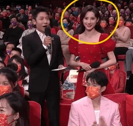 第一次上央视春晚的明星:邓超活跃,赵丽颖拘谨,马凡舒气质超群休闲区蓝鸢梦想 - Www.slyday.coM 第一次上央视春晚的明星:邓超活跃,赵丽颖拘谨,马凡舒气质超群休闲区蓝鸢梦想 - Www.slyday.coM