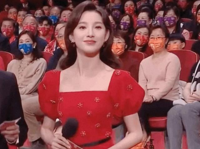 第一次上央视春晚的明星:邓超活跃,赵丽颖拘谨,马凡舒气质超群休闲区蓝鸢梦想 - Www.slyday.coM 第一次上央视春晚的明星:邓超活跃,赵丽颖拘谨,马凡舒气质超群休闲区蓝鸢梦想 - Www.slyday.coM