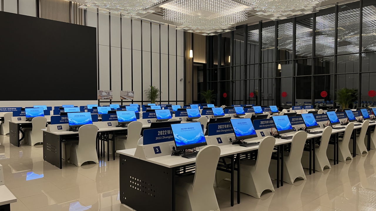 大年初一 张家口媒体接待站迎来首批记者休闲区蓝鸢梦想 - Www.slyday.coM 大年初一 张家口媒体接待站迎来首批记者休闲区蓝鸢梦想 - Www.slyday.coM