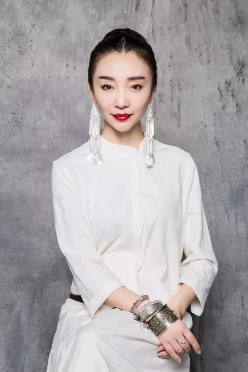 这支舞把千里江山图演活了,春晚舞蹈《只此青绿》编导周莉亚来自四川休闲区蓝鸢梦想 - Www.slyday.coM 这支舞把千里江山图演活了,春晚舞蹈《只此青绿》编导周莉亚来自四川休闲区蓝鸢梦想 - Www.slyday.coM