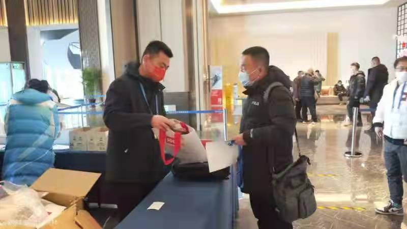 大年初一 张家口媒体接待站迎来首批记者休闲区蓝鸢梦想 - Www.slyday.coM 大年初一 张家口媒体接待站迎来首批记者休闲区蓝鸢梦想 - Www.slyday.coM