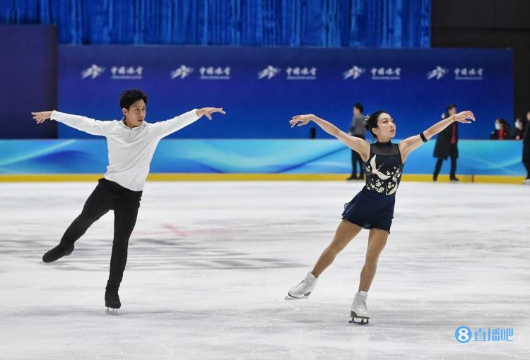 花样滑冰双人滑组合隋文静/韩聪、彭程/金杨 在除夕夜首次上冰休闲区蓝鸢梦想 - Www.slyday.coM 花样滑冰双人滑组合隋文静/韩聪、彭程/金杨 在除夕夜首次上冰休闲区蓝鸢梦想 - Www.slyday.coM