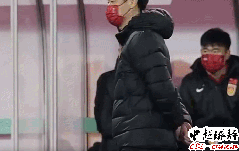 耻辱!国足最后时刻仍被越南球员穿裆:如此狼狈1幕实属罕见休闲区蓝鸢梦想 - Www.slyday.coM 耻辱!国足最后时刻仍被越南球员穿裆:如此狼狈1幕实属罕见休闲区蓝鸢梦想 - Www.slyday.coM