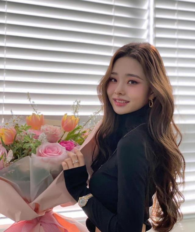 王怡人未行跪拜礼被<a href=