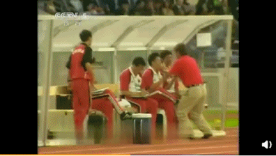 以前的国足真强!20秒7人8脚连传破<a href=