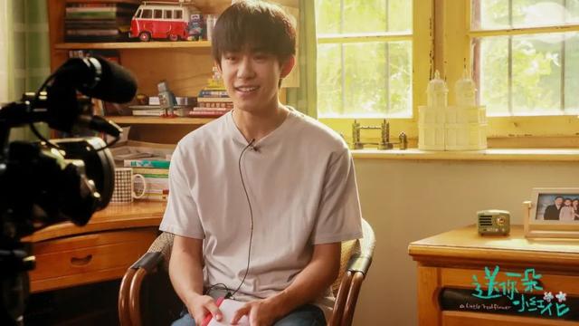 易烊千玺成为首个00后破百亿票房影人,进圈3年,6部电影缔造奇迹休闲区蓝鸢梦想 - Www.slyday.coM 易烊千玺成为首个00后破百亿票房影人,进圈3年,6部电影缔造奇迹休闲区蓝鸢梦想 - Www.slyday.coM