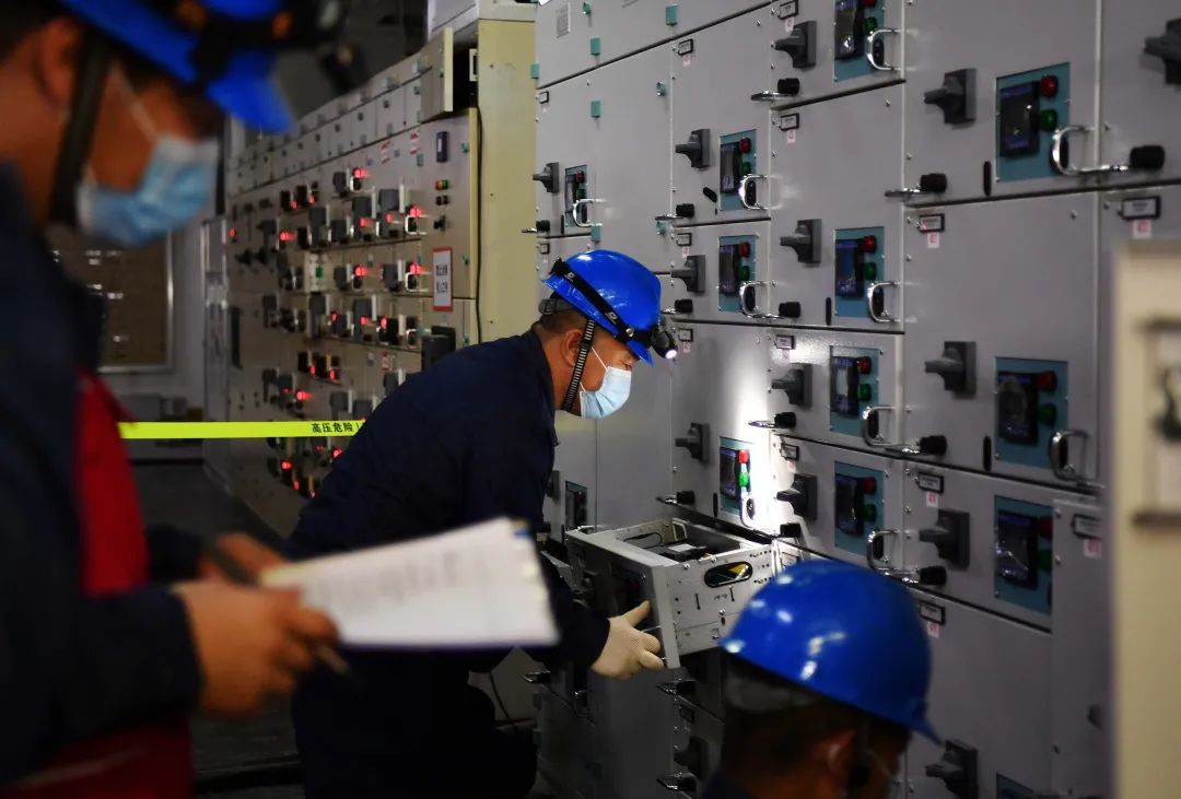 大年初二,祝生意兴隆!“如虎添翼”!休闲区蓝鸢梦想 - Www.slyday.coM 大年初二,祝生意兴隆!“如虎添翼”!休闲区蓝鸢梦想 - Www.slyday.coM